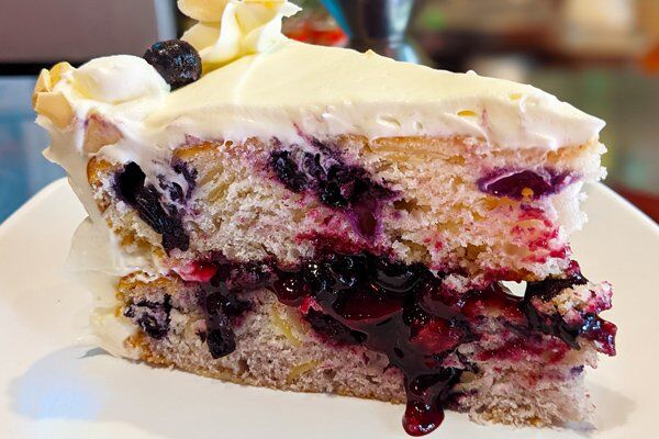 rovalis-almond-blueberry-cake-2021